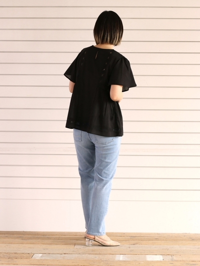 ピンタックレースブラウス