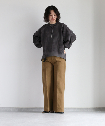 スカシデザインハイネックプルオーバー